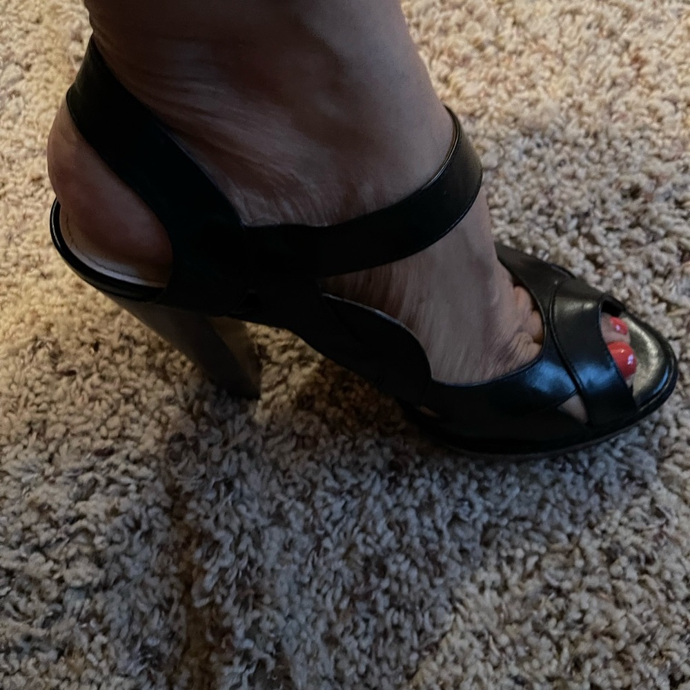 Black leather sandals - Picture 3 of 7